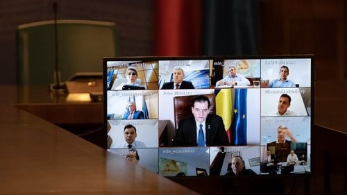 VIDEO Premierul Orban a anunțat primele măsuri pentru economie: Credite garantate cu dobândă zero pentru IMM-uri. Șomajul tehnic - plătit de stat în cuantum de 75% din salariu, dar nu mai mult de 75% din salariul mediu brut / Codul Penal, modificat: închisoare pentru falsul în declarații privitor la epidemia de coronavirus