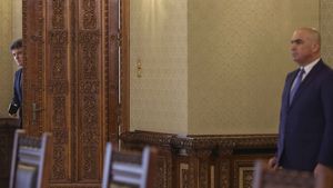 VIDEO Bolojan, după consultările cu Nicușor Dan: Ar fi bine să se vină cu o propunere care să nu mai treacă prin ce s-a întâmplat în ultima perioadă / Propunem un pact pentru România și guvern minoritar în jurul PSD sau în jurul PNL-USR-UDMR