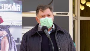 Alexandru Rafila: S-a adeverit ceea ce am spus, s-au stabilizat în jur de 30.000 de cazuri zilnic, în această săptămână. Și astăzi avem puţin peste 30.000 de cazuri de covid-19. Creșterea va dura încă vreo 10 zile