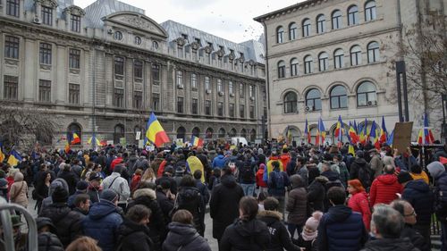 Noi percheziţii în legătură cu violenţele de la protestul anti-restricţii din primăvară din Bucureşti: Au fost puse în aplicare 12 mandate de aducere, în judeţele Giurgiu, Călăraşi şi Ilfov, dar şi în Capitală/ 21 de persoane, deja trimise în judecată