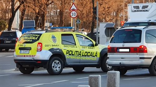 Patru licee și o școală gimnazială din București, monitorizate de poliţişti locali pe tot parcursul anului şcolar