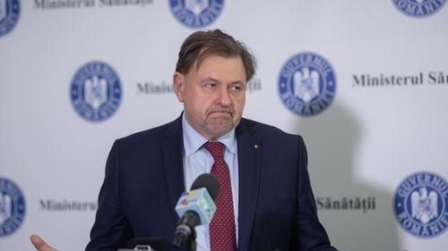 Fost secretar de stat USR: Alexandru Rafila a pus pe drumuri aiurea mii de medici de familie să își facă la Trezorerie conturi de care nu aveau nevoie / „Dacă vă prindeți urechile și la un cont de Trezorerie, vorbiți la OMS să vă trimită în banii ăia de consultanță măcar un contabil”