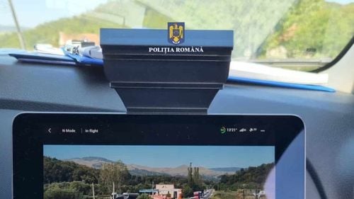 Dronă folosită de polițiștii clujeni pentru siguranța traficului / Au fost reținute 9 permise de conducere, 8 pentru depășire neregulamentară