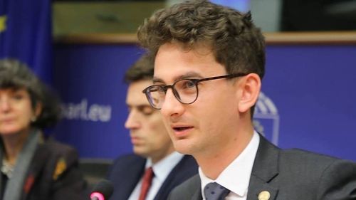 Iulian Bulai (USR PLUS), șeful Comisiei de Cultură: Conducerile TVR și SRR trebuie să plece. Viitorii șefi nu trebuie să fie oameni politici