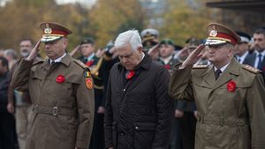 Serviciul militar obligatoriu este exclus, anunță ministrul Apărării/ Se discută despre un servicu miliar voluntar, pentru persoane între 18 şi 35 de ani / Tîlvăr: România nu este în pericol de război, nu este în pericol să fie atacată