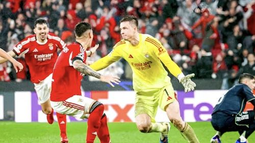 Dramatism în Champions League: Portarul înscrie la ultima fază, iar Benfica prinde incredibil play-off-ul