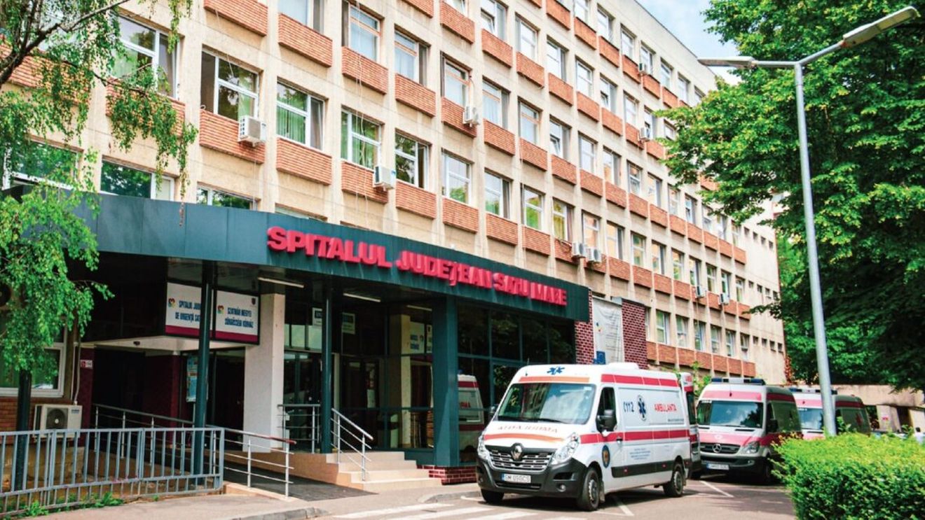 Anchetă la Spitalul Judeţean de Urgenţă Satu Mare, după ce un pacient cu agitaţie psihomotorie s-ar fi spânzurat de mânerul unei ferestre de la toaletă