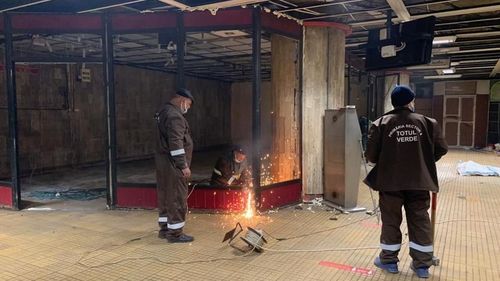 Comercianții de la metrou au pierdut procesul cu autoritățile privind demolarea spațiilor ilegale/ Decizia nu este definitivă