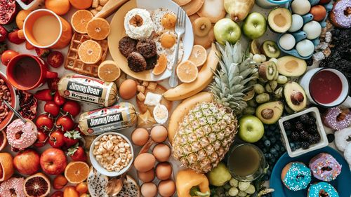 STUDIU Somnul, afectat de ce mănânci. Ce ar trebui să eviți și ce să incluzi în meniu