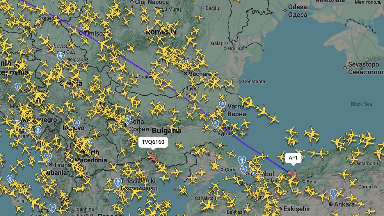 Air Force One deasupra României: Donald Trump zboară spre Ankara / Ironia BoardingPass la adresa Olguței Vasilescu: „A ales să zboare peste Slatina, în detrimentul Craiovei”