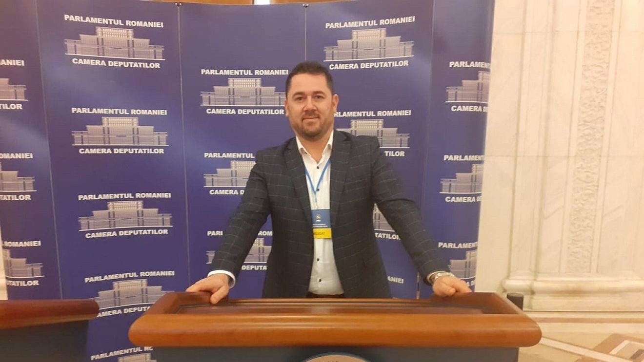 Primarul liberal al comunei Vedea (Giurgiu), trimis în judecată de DNA după ce s-ar fi cazat cu familia și prieteni pe banii europeni pentru o tabără pentru copiii din localitate