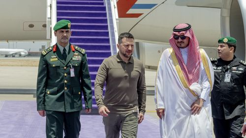 UPDATE Zelenski a ajuns în Arabia Saudită, unde se va întâlni cu prințul moștenitor / Liderul ucrainean va participa la summitul Ligii Arabe