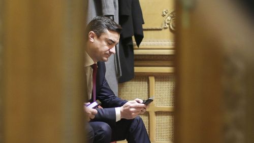 Mihai Chirica, pus sub control judiciar de DNA: Expresia „semnezi ca primarul" a căpătat notorietate în spaţiul public tocmai din cauza volumului mare de documente care trebuie semnate, ca autoritate publică