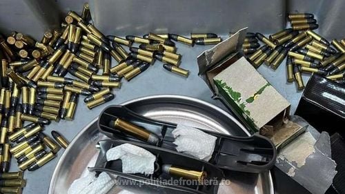 Un număr de 152 de cartuşe, găsite într-un bagaj de cală, pe Aeroportul din Cluj-Napoca/ Bagajul aparținea unui clujean cu dublă cetăţenie, care venea din SUA