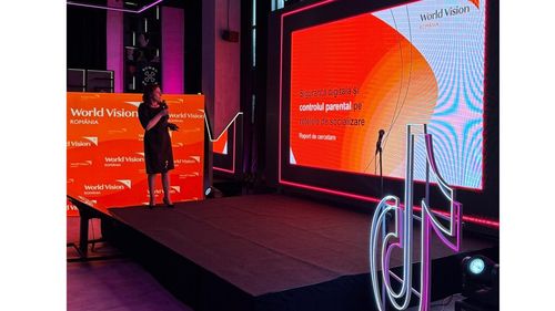 Studiu World Vision România și TikTok: Peste jumătate dintre părinții români discută zilnic cu copiii lor despre rețelele sociale, însă mulți nu se simt pregătiți să-i sprijine online/ Tiktok e investigată de Comisia Europeană pentru rolul în promovarea candidatului cu discurs neolegionar și prorus Călin Georgescu