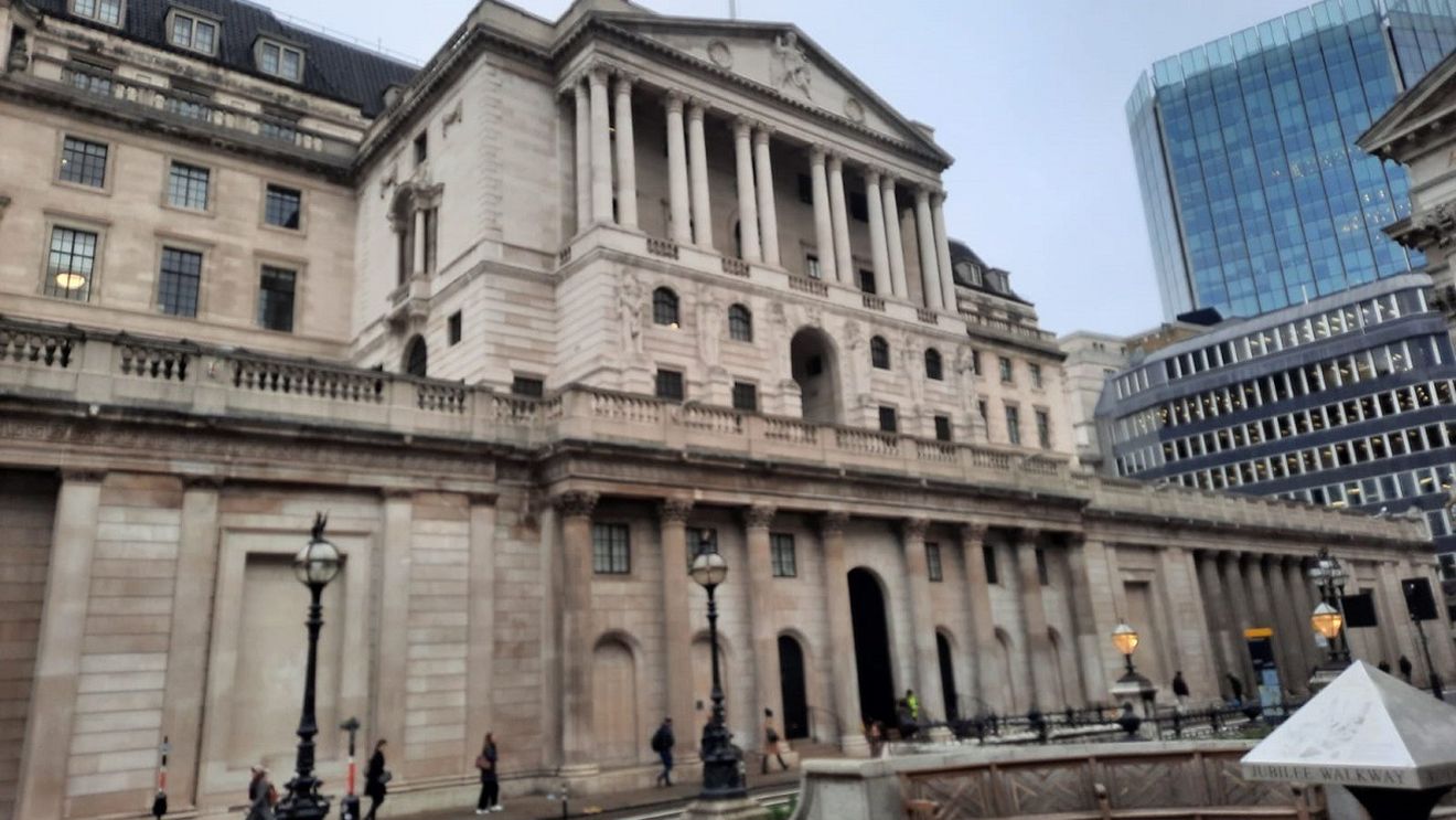Banca Angliei se așteaptă ca Marea Britanie să intre în cea mai lungă recesiune din istoria sa