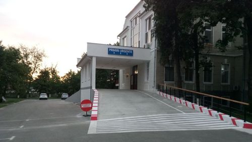 Deputatul liberal, Florin Roman, și primarul din Sebeș, liberalul Dorin Nistor, acuzați că din pricina disputei lor, Spitalul Municipal Sebeș a rămas fără investițiile de care are nevoie urgentă