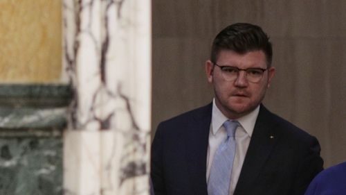 Elena Lasconi: Există un alt candidat, care înţeleg că ar fi şi lucrat cu domnul Georgescu, care se pare că foloseşte aceeaşi metodă/ Vreau să rog foarte mult instituţiile statului să fie cu ochii... să nu avem un alt candidat care vine pe sub radar