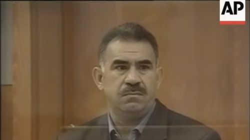 Mii de kurzi protestează în vestul Germaniei pentru eliberarea liderului PKK, Abdullah Ocalan, încarcerat în Turcia