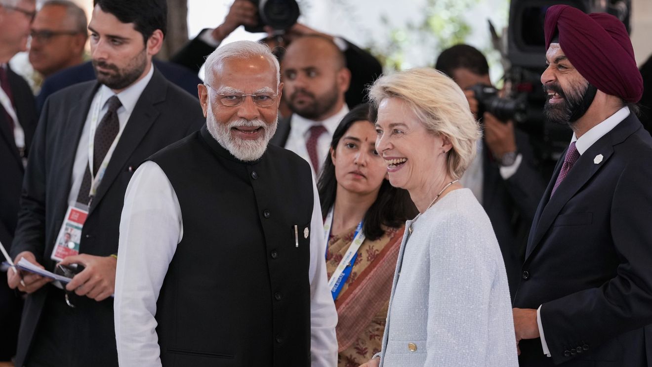 Ursula von der Leyen și comisarii europeni merg la New Delhi pentru a întări relațiile dintre UE și India / Statul asiatic are rezerve mari de pământuri rare, vitale în era AI