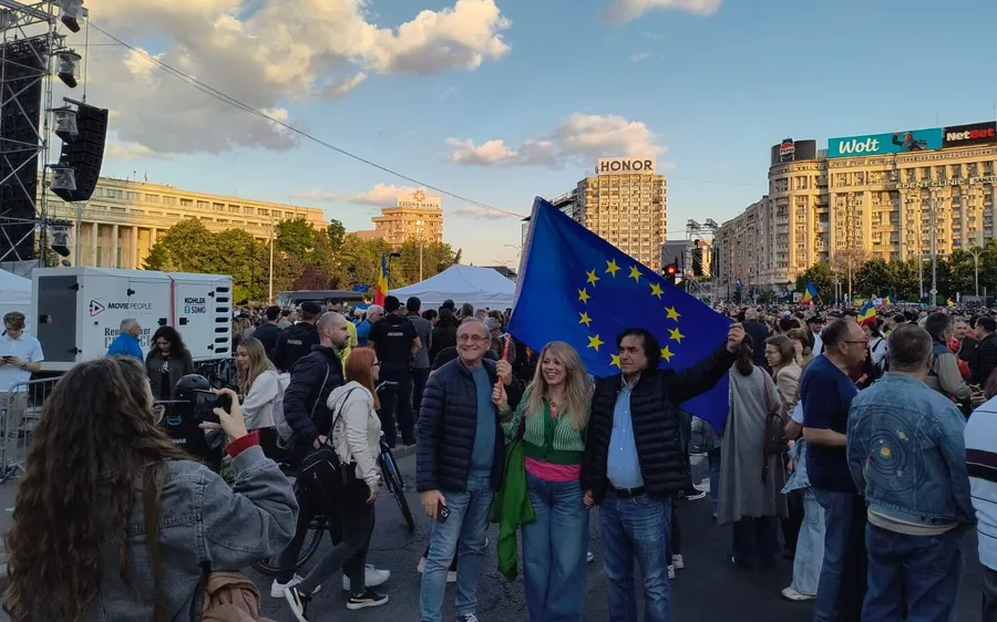 Mircea Cartarescu la mitingul electoral Nicusor Dan