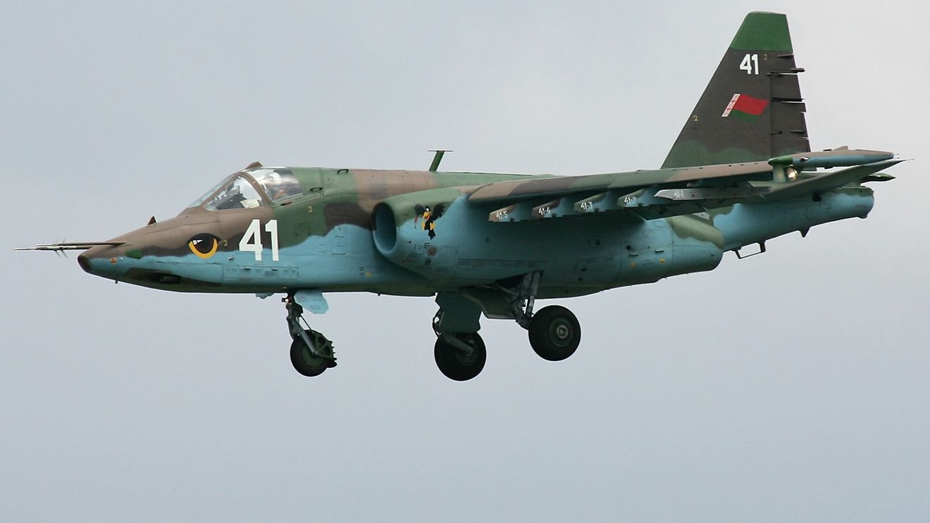 Un avion de vânătoare al forțelor aeriene din Belarus a tras în premieră asupra unei drone rusești rătăcite - grup de monitorizare
