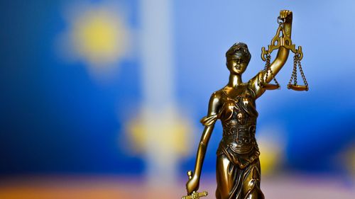 Presa bulgară: Bruxelles-ul reia monitorizarea în Bulgaria, spre rușinea țării, în timp ce România a scăpat de MCV și se îndreaptă spre Schengen