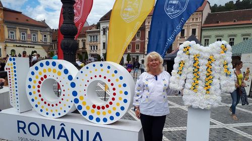 Familia liberală Nicolescu s-a reunit în guvern. Mama a fost numită secretar de stat la Ministerul Economiei, fiul - consilier al premierului Orban