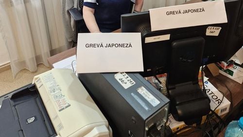 FOTO Angajații din aparatul de lucru al Guvernului, în grevă japoneză