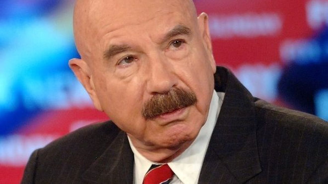 Gordon Liddy, „creierul” scandalului Watergate, care a dus la demisia președintelui american Richard Nixon, a  încetat din viaţă