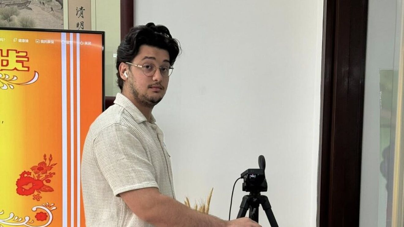 Un student IT-ist stabilit în China s-a trezit la 6:00 pentru a ajunge la Ambasada Republicii Moldova să voteze