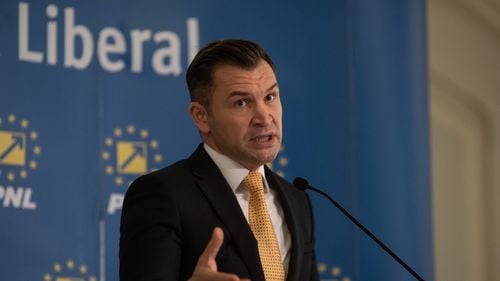 Ionuţ Stroe: Văd că pagina de Facebook a PSD are obiceiul din când în când să intre în opoziţie, dar ne-am obișnuit