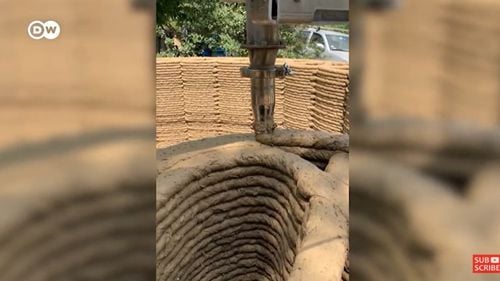 Materialul viitorului? Casele din chiripici revin la modă în Ungaria