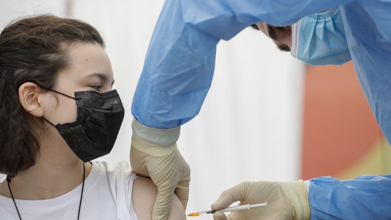 Peste 700 de persoane s-au vaccinat în Căsuța lui Moș Crăciun, din centrul Sibiului