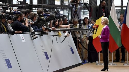 Von der Leyen: „Nu am ajuns încă” la un acord privind interzicerea importurilor de petrol rusesc în UE / „Așteptările mele sunt scăzute că se va rezolva în următoarele 48 de ore”