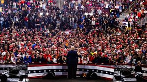 Trump se prăbușește în sondaje. Va anula republicanul alegerile din noiembrie?