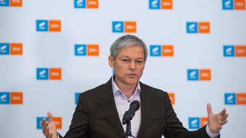Libertatea: Cioloș își atribuie ceva ce nu a făcut / Șeful USR: Tot ce am făcut zilele acestea a fost să duc subiectul excelentei dumneavoastră investigații în teren politic