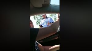 VIDEO Mitingul PSD care a dat peste cap un întreg oraș: Momentul când un polițist îi cere unui șofer ”parola” de partid pentru a putea intra în Târgoviște / Plus: Cazul unui medic care, după o gardă de 24 de ore, nu a fost lăsat să meargă acasă cu mașina