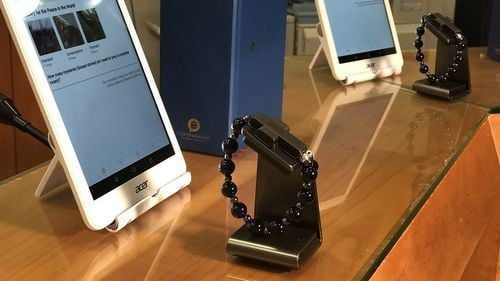 „Click To Pray eRosary” - aplicația lansată de Vatican pentru mătănii cu brățară electronică