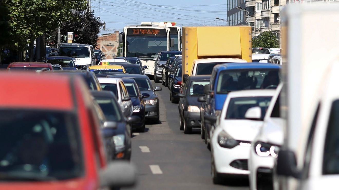 Trafic aglomerat duminică după-amiază la intrarea în Capitală, de pe A1 și A2