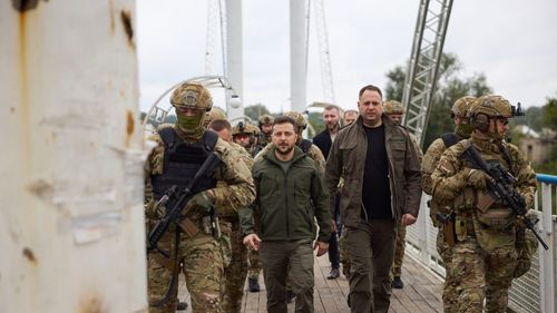 Zelenski: ”Drumul este clar. Acesta este drumul independenţei, al integrităţii teritoriale, al integrării în lumea civilizată şi al dezvoltării sociale. Drumul duşmanului nostru este de asemenea foarte clar – înfrângere, ruşine şi condamnare”