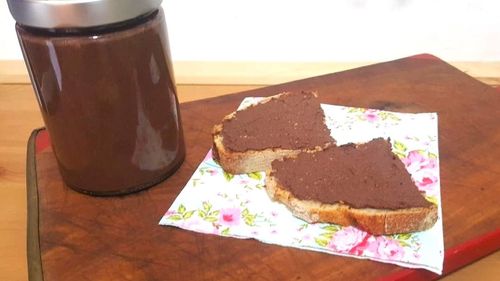 Cremă în stil Nutella, preparată în casă din ingrediente sănătoase/ Ideală pentru vegani, dar și pentru cei intoleranți la lactoză sau gluten