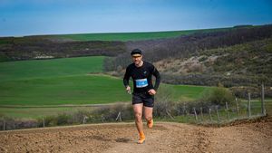 FOTO VIDEO Alergarea, în toate formele ei, a devenit un fenomen în expansiune în vestul țării. Trail-ul de la Bencecul de Sus: altfel, greu, frumos