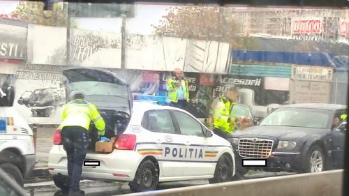 Un șofer care nu a oprit la semnalul poliției, prins în București după o urmărire prin Vitan. Șoferul nu are permis și era drogat
