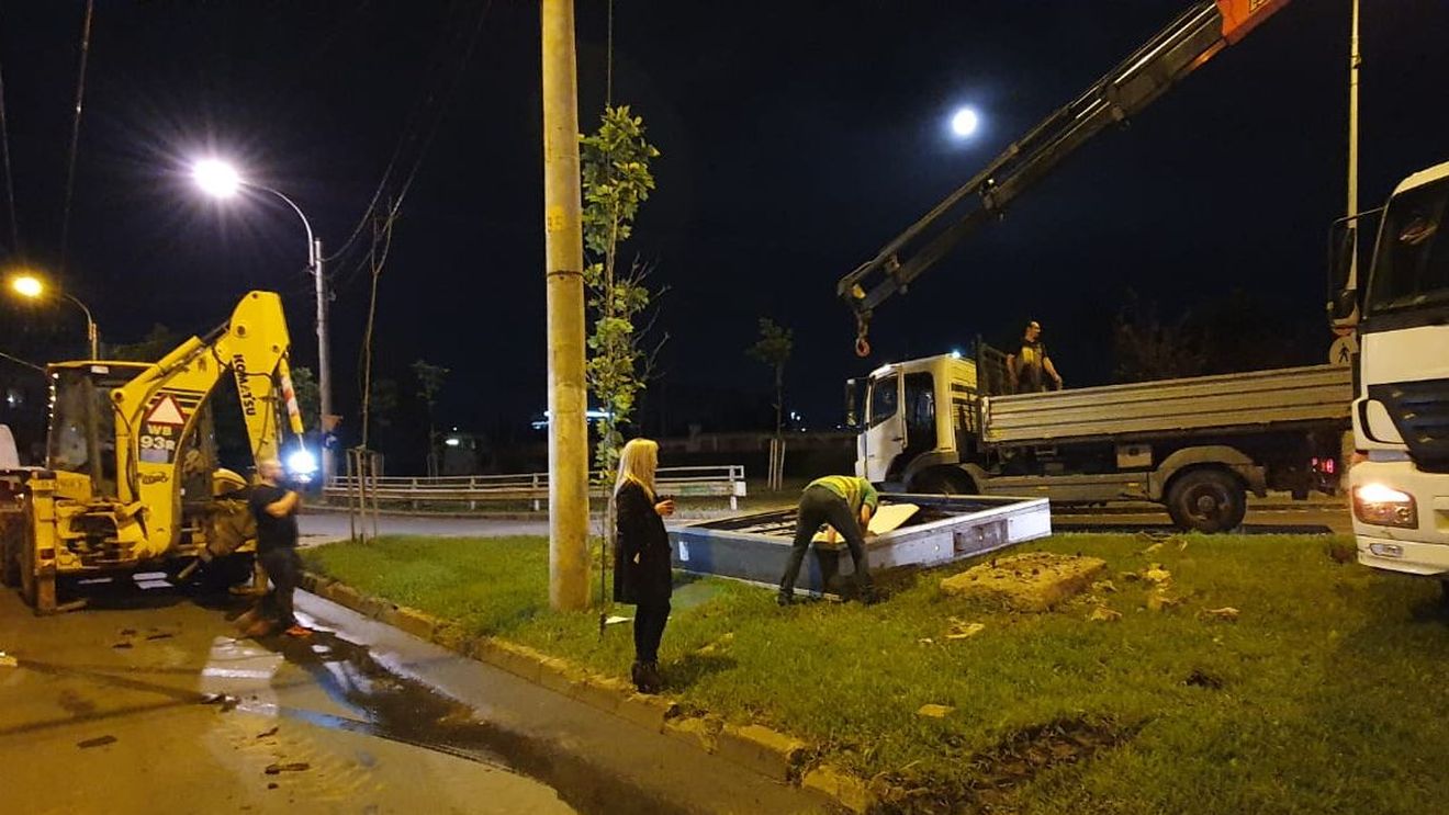 Primăria Sectorului 1 a demolat mai multe panouri publicitare amplasate ilegal pe domeniul public, printre care şi ale firmei patronului de la Nuba