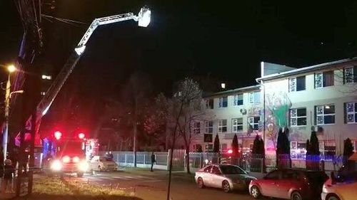 VIDEO Incendiu la mansarda internatului unui centru școlar din Timișoara / 6 copii au fost evacuați
