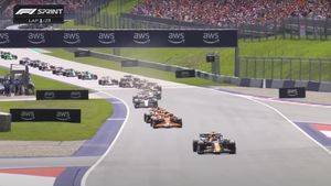 Formula 1: Verstappen a câştigat sprintul la Austin şi şi-a mărit avansul faţă de Norris