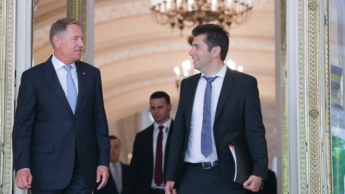 Președintele Iohannis i-a cerut premierului bulgar Petkov să implementeze rapid proiectul care face navigația mai ușoară pe Dunăre