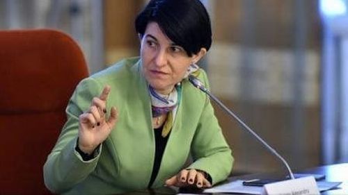 VIDEO Violeta Alexandru: Angajatorii să nu apeleze din prima la clauza de forță majoră care lasă oamenii fără serviciu de a doua zi. Am semnale că sunt blocaje pentru firmele din HoReCa, transporturi, servicii, uneori chiar situații limită