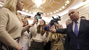Sindicatele din Senat: Adevărata miză a reorganizării dorite de către Preşedintele Senatului nu este numărul angajaţilor, ci eliminarea unora şi păstrarea altora